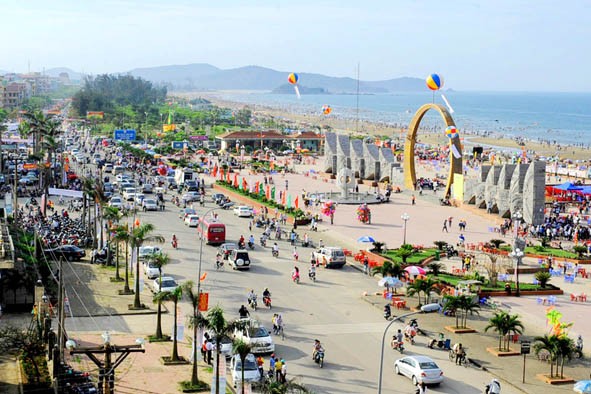 2014 Cua Lo beach tourism season kicks off - ảnh 1